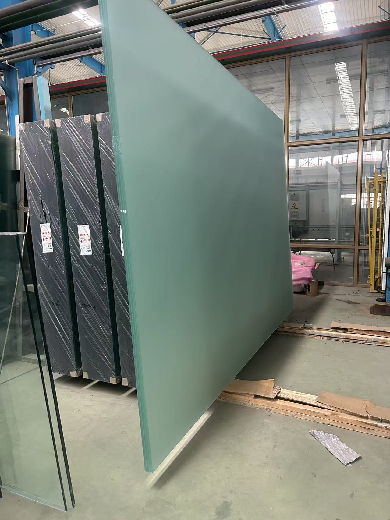 海南藏族自治州彩轴玻璃建筑幕墙玻璃生产基地 - 方案